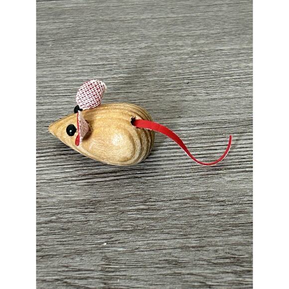 Small Carved Wooden Mouse With Leather Ears & Tail - Picture 2 of 2